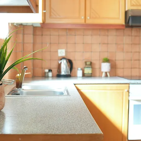 Waterside Apartman *